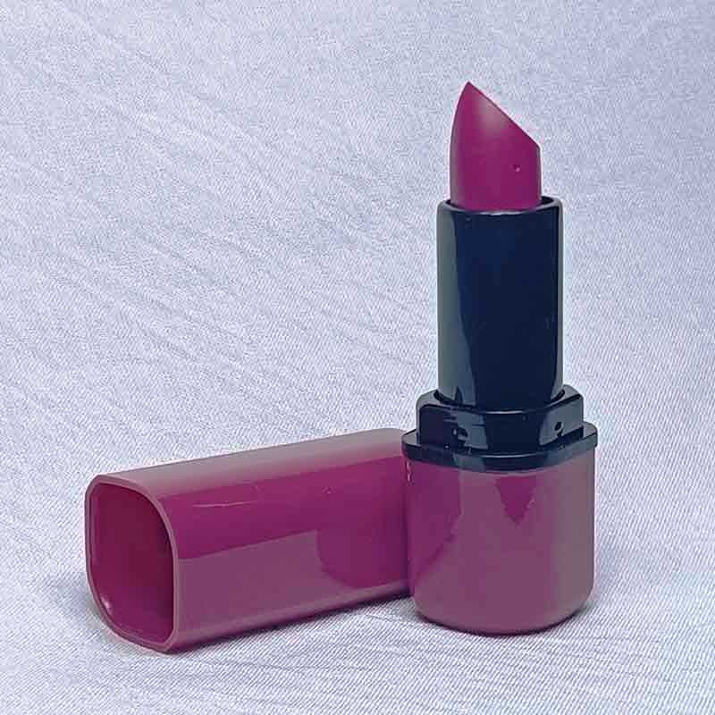 Luxurious Matte Velvet Lipstick - Long-Lasting, Intense Color