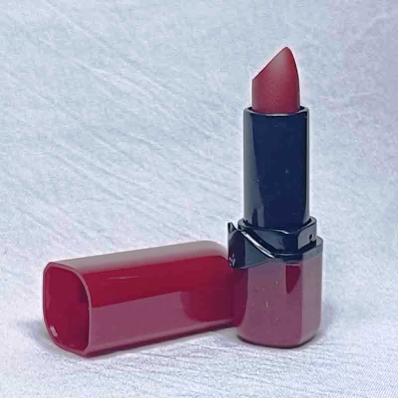 Luxurious Matte Velvet Lipstick - Long-Lasting, Intense Color